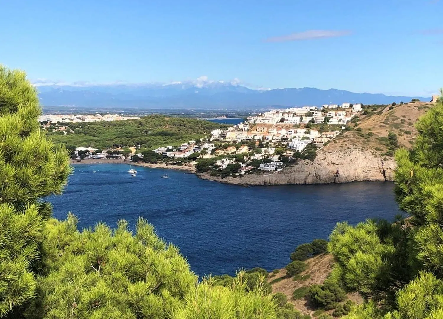 Sunny, Seaside Rental With Pool L' Escala Appartement
